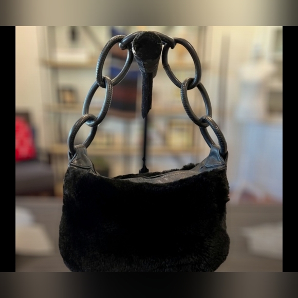 Chanel rabbit fur bag - Picture 2 of 13